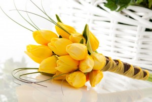 Classic-Yellow-Tulip-Bridesmaid-Bouquet