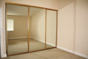 Sliding-Mirror-Closet-Doors-2