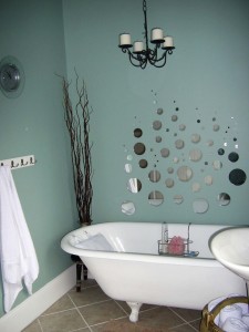 HGTV2497771-RMS_budget-bath-creative-bubbles_s3x4_lg