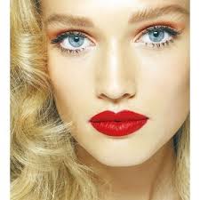 Red lipstick - How to look classy and elegant