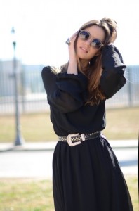 belt-with-black-dress