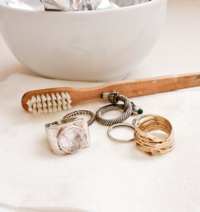 Make your jewelry shine again - cleaning tips