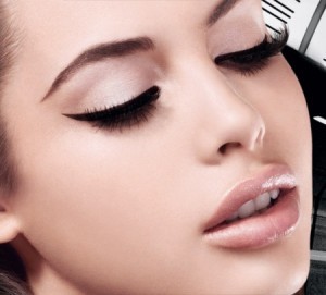 how-to-apply-liquid-eyeliner-300x271