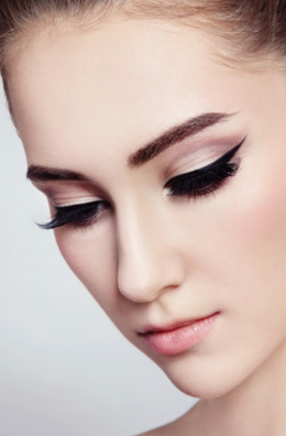 Makeup tips - Master the art of mascara and eyeliner application