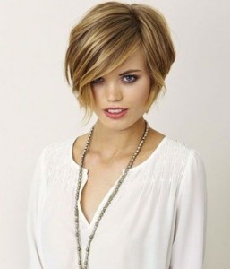Stylish-Short-Hairstyles-for-Side-Long-Bangs