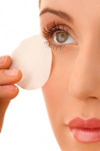 eye-makeup-remover-200x300