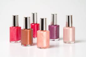 Does nail polish expire? When you need to throw away a nail polish -  