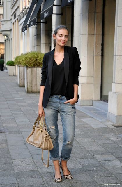 Casual outfits - How to style a black blazer